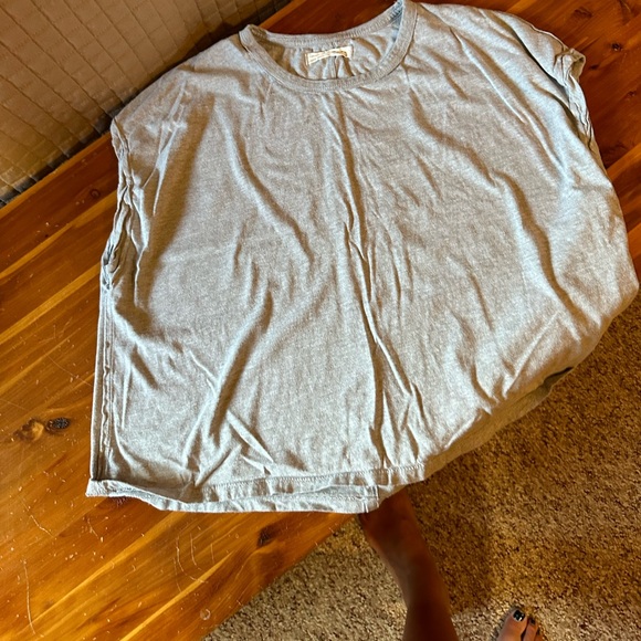 2 -We the Free cap sleeve t-shirts - Picture 1 of 4